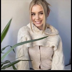 Zara knit, hooded shrug/crop sweater size small